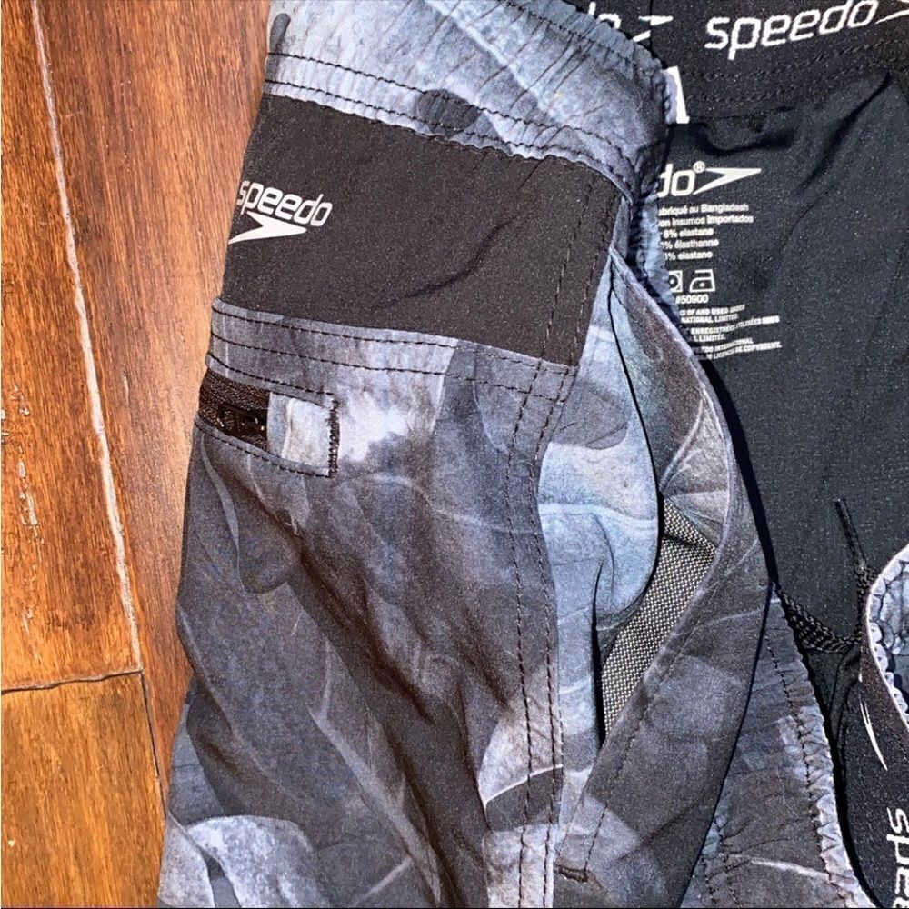 Speedo Men Shorts View 3